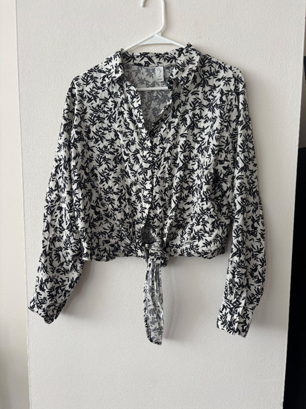 Joie Long Sleeve Tie Front Patterned Button Up Size Medium